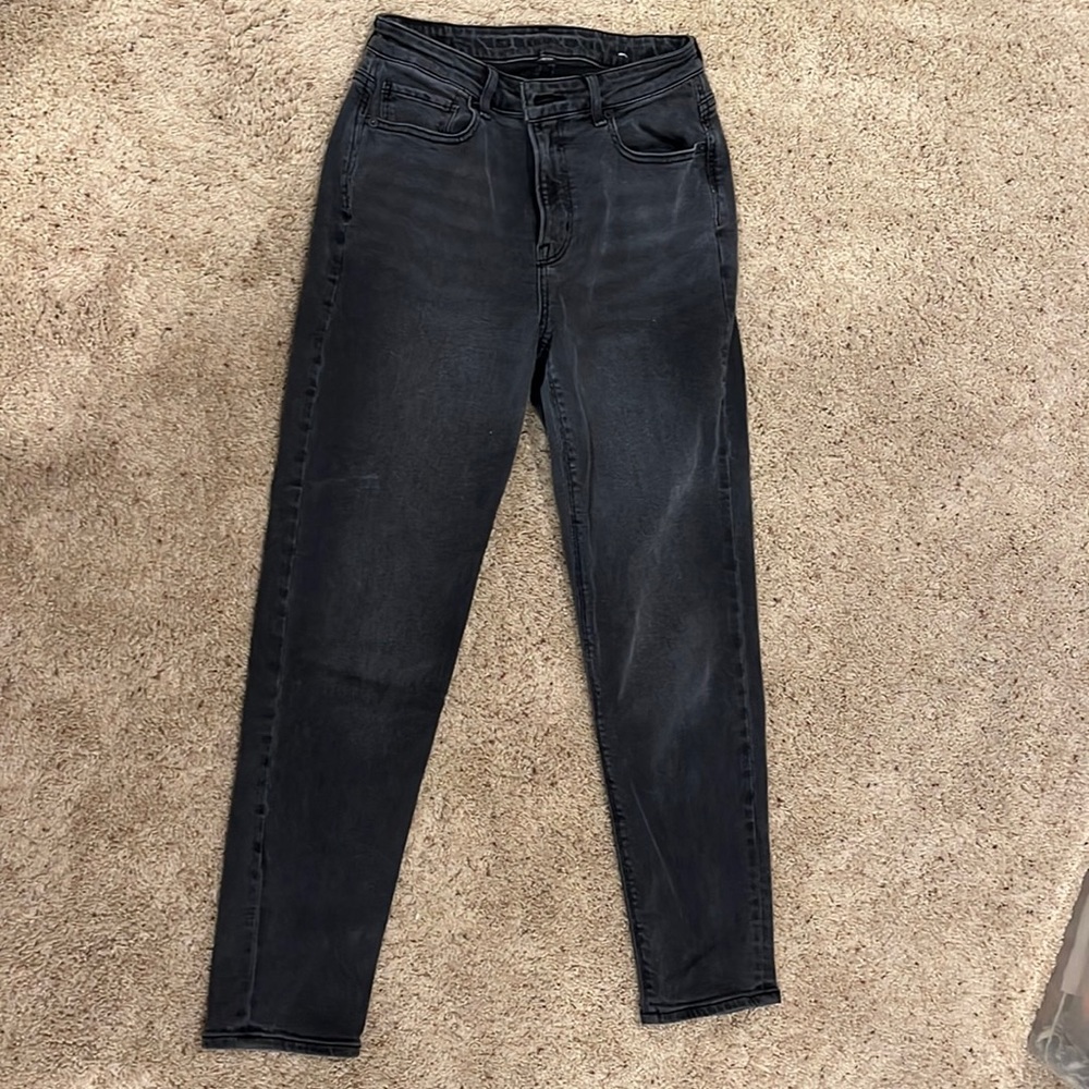 American Eagle dark gray stretch mom jeans